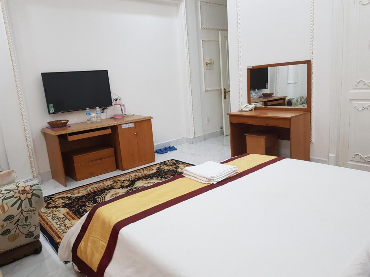 Kim Cuong - Hotel Near Tan Son Nhat Airport Ho Chi Minh City Exterior photo